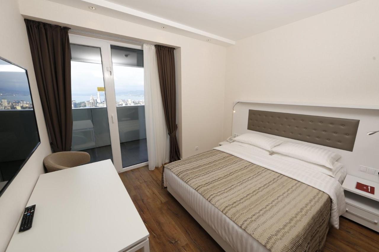 Apartments In Alliance Батуми Экстерьер фото